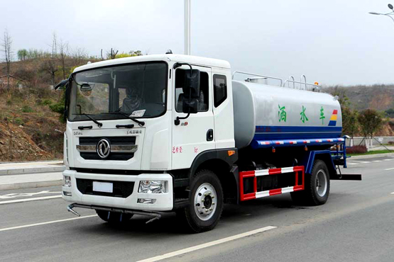 怎樣排除灑水車柴油機(jī)過早、過遲的噴油現(xiàn)象？